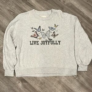 American Eagle grey crewneck sweater